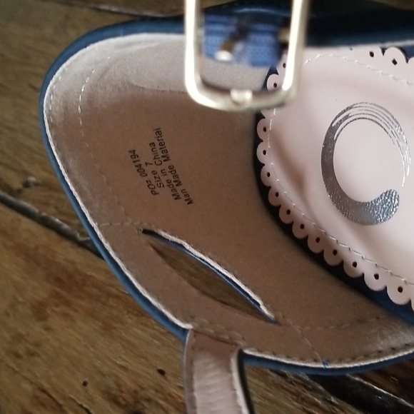 Journee Olina Navy Shoes size 7 - Picture 5 of 5